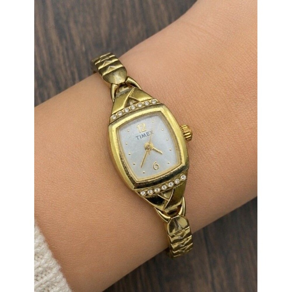 Timex Womens Watch 16mm Case Stretch Bracelet Gem Set Quartz Three Hands New Bat